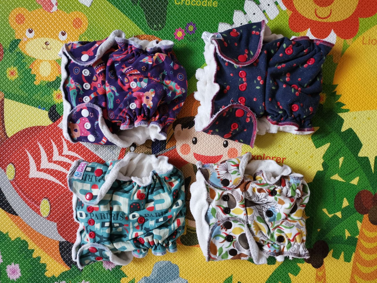 Höschenwindeln und Überhose sowie Schlupfhose