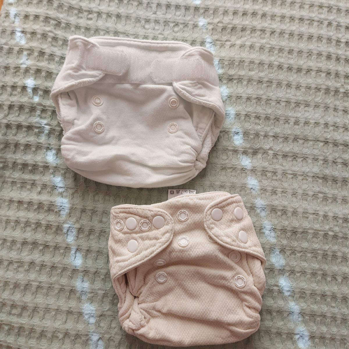 Ungetragen, Höschenwindel von Blümchen Größe S