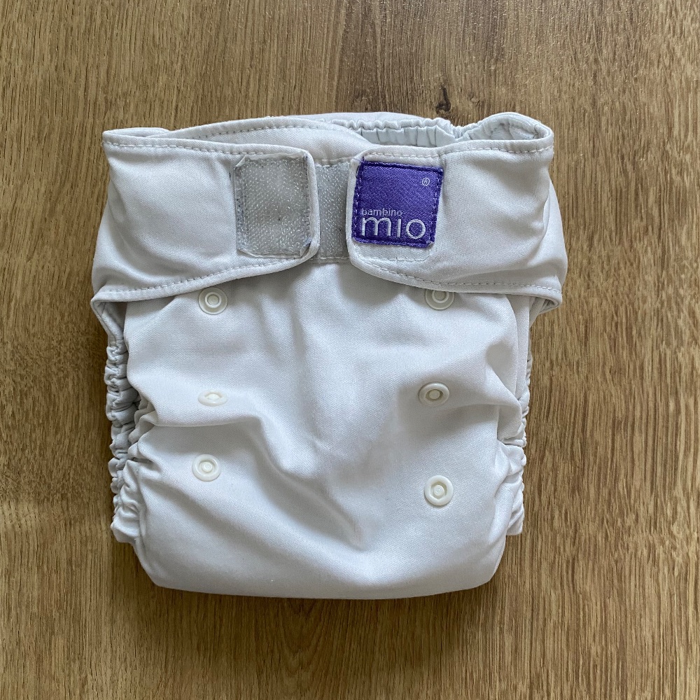 Set aus 2 All-In-One Stoffwindeln von Bambino Mio, Weiß und rosa mit Marienkäfern
