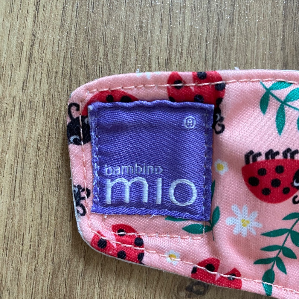 Set aus 2 All-In-One Stoffwindeln von Bambino Mio, Weiß und rosa mit Marienkäfern