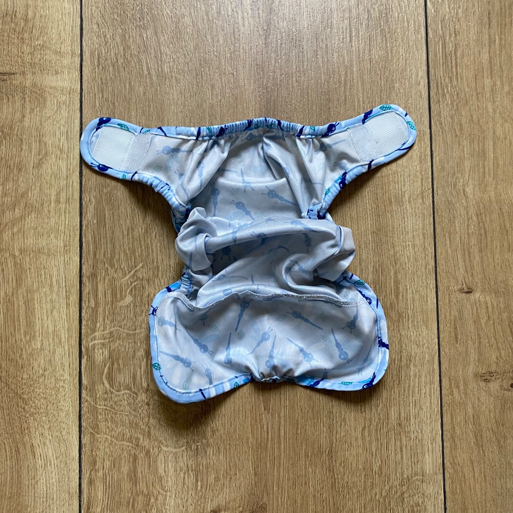 Set aus 24 Einlagen und 4 PUL-Überhosen von Bambino Mio, Größe 2 ab 9 kg bzw. 6 Monate