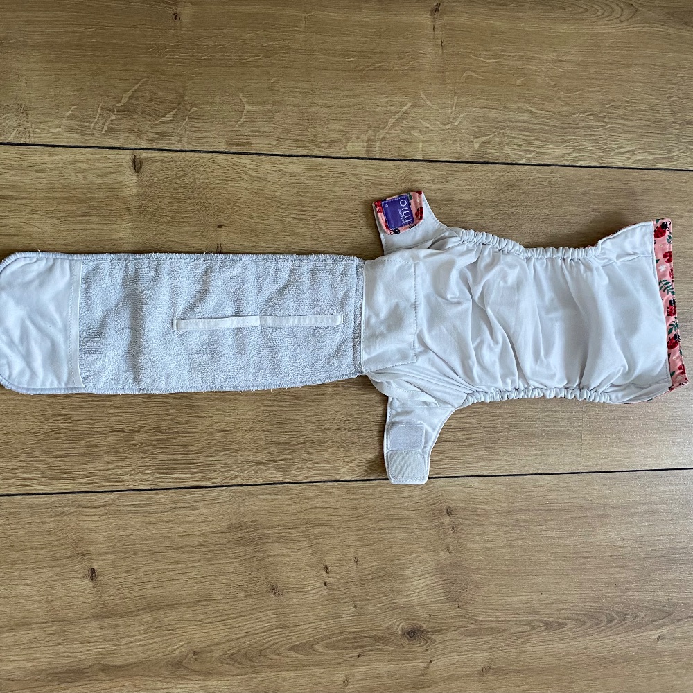 Set aus 2 All-In-One Stoffwindeln von Bambino Mio, Weiß und rosa mit Marienkäfern