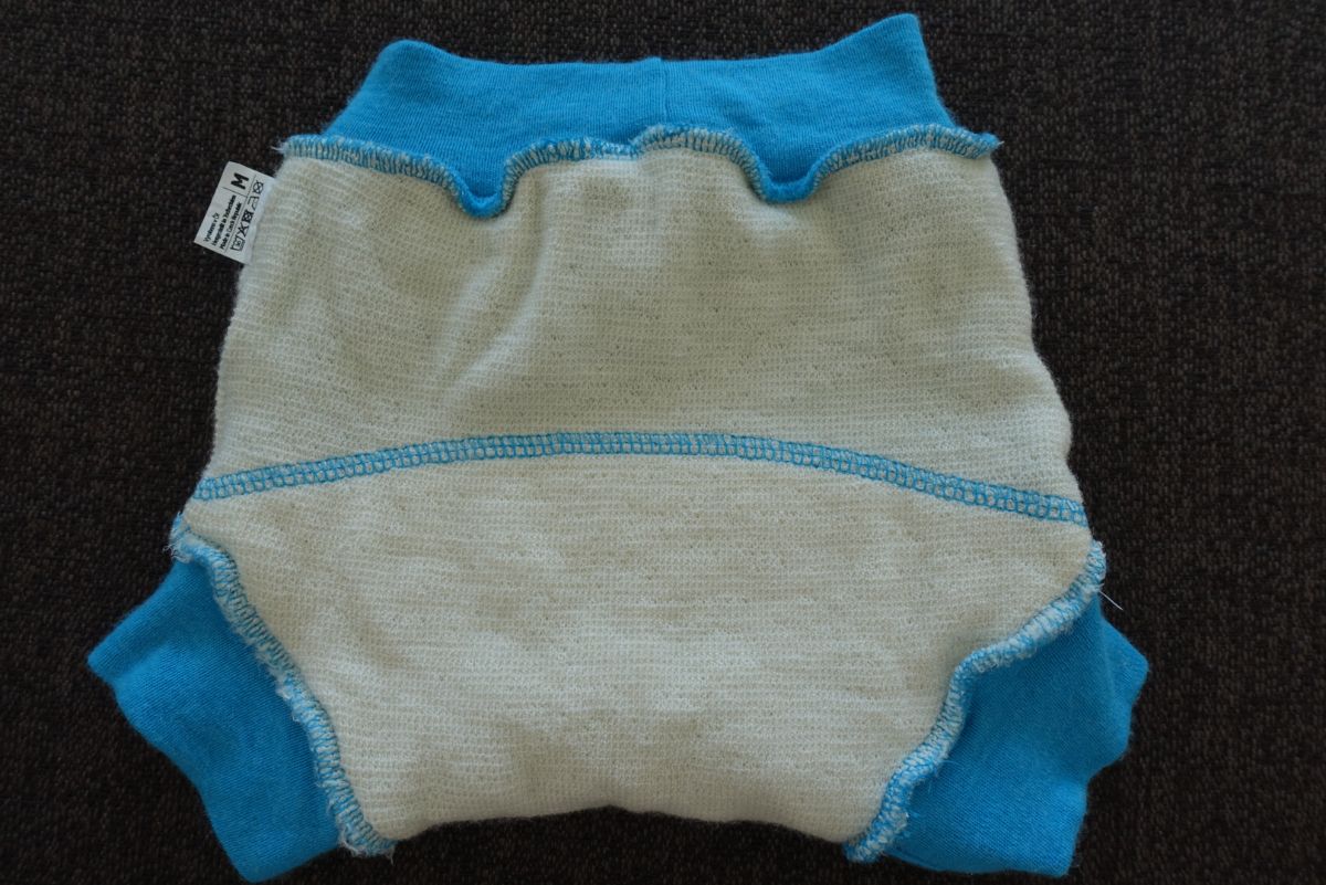 Wollüberhose von Petit Lulu in der Größe M