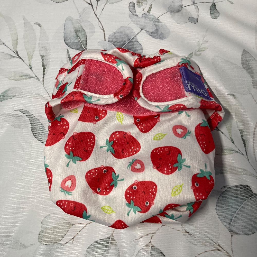 Bambino Mio PUL Überhose Newborn Strawberries