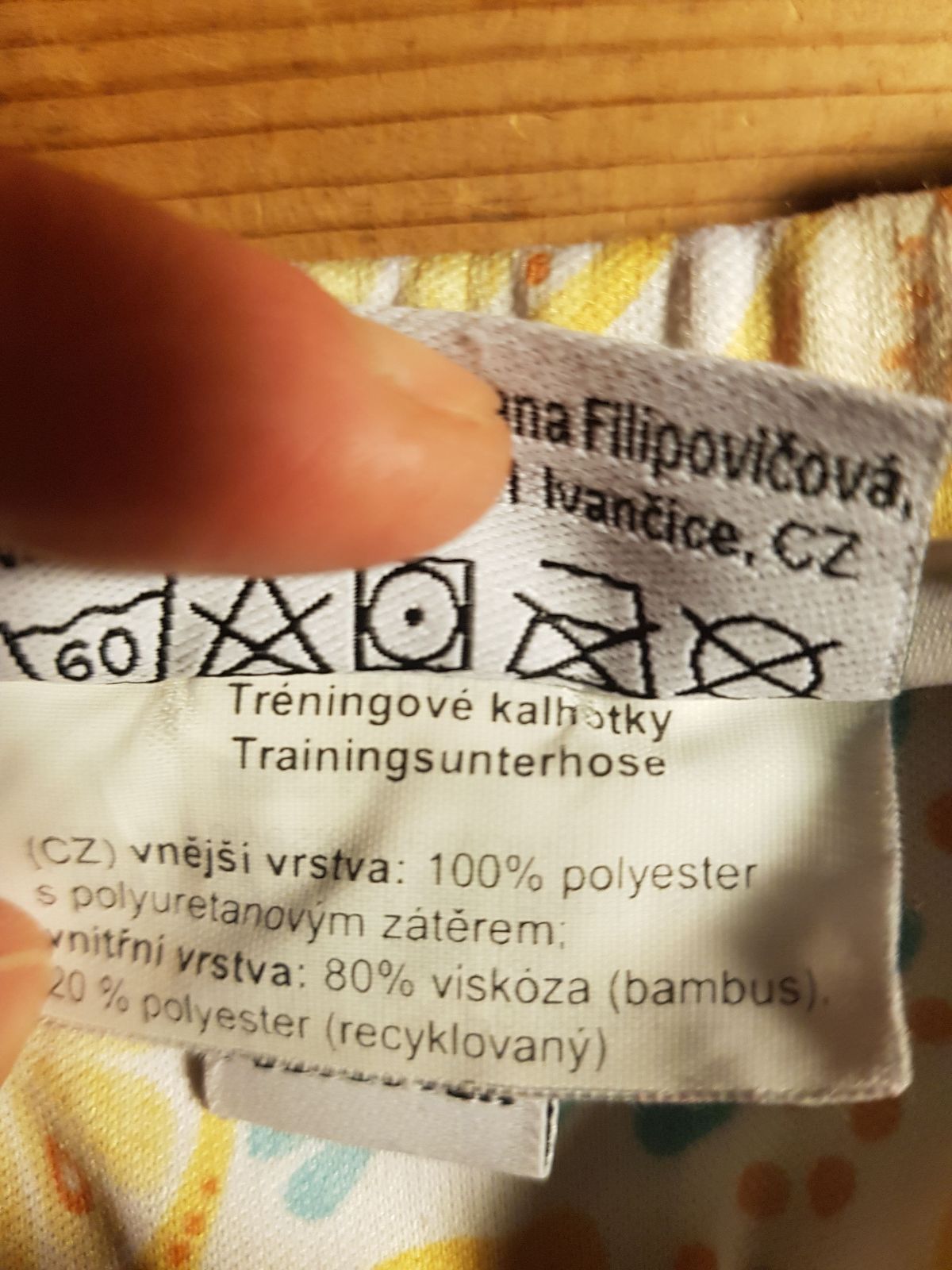 Vier Trainerhöschen