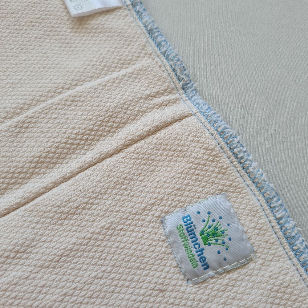 Prefold von Blümchen, Neu
