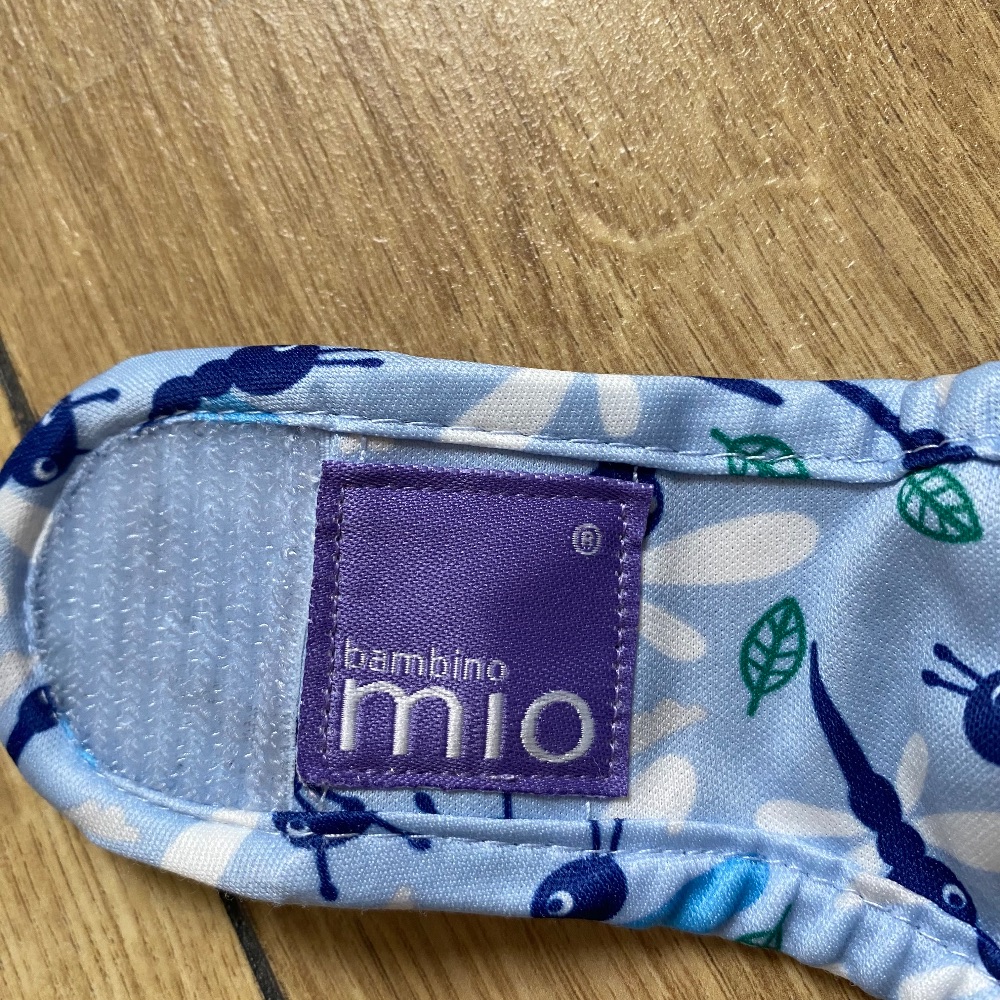 Set aus 24 Einlagen und 4 PUL-Überhosen von Bambino Mio, Größe 2 ab 9 kg bzw. 6 Monate